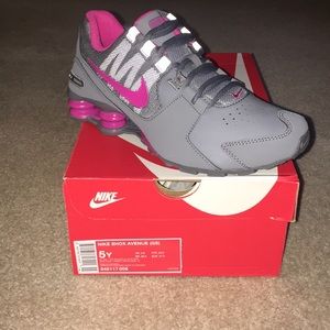 Nike Shox Avenue (GS) | Brand New